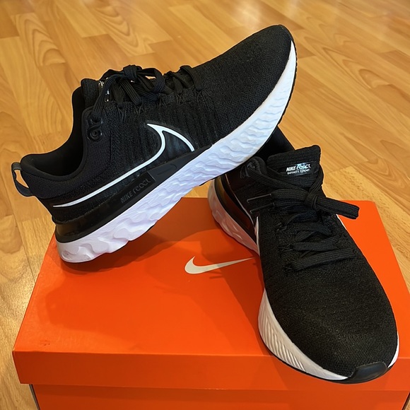 Nike Men's React Infinity Run Flyknit 2 Running Shoes Black - Picture 3 of 12